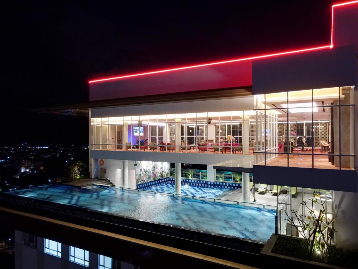 The Zhm Premiere Padang Hotel Luaran gambar