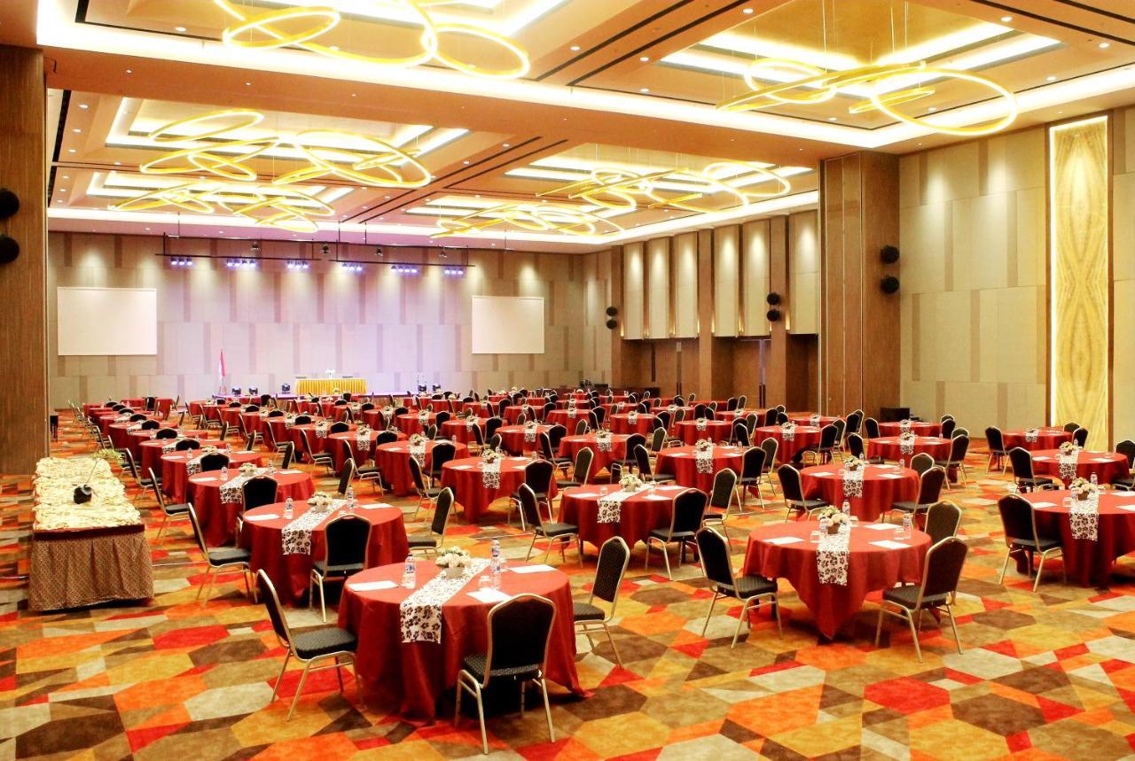 The Zhm Premiere Padang Hotel Luaran gambar