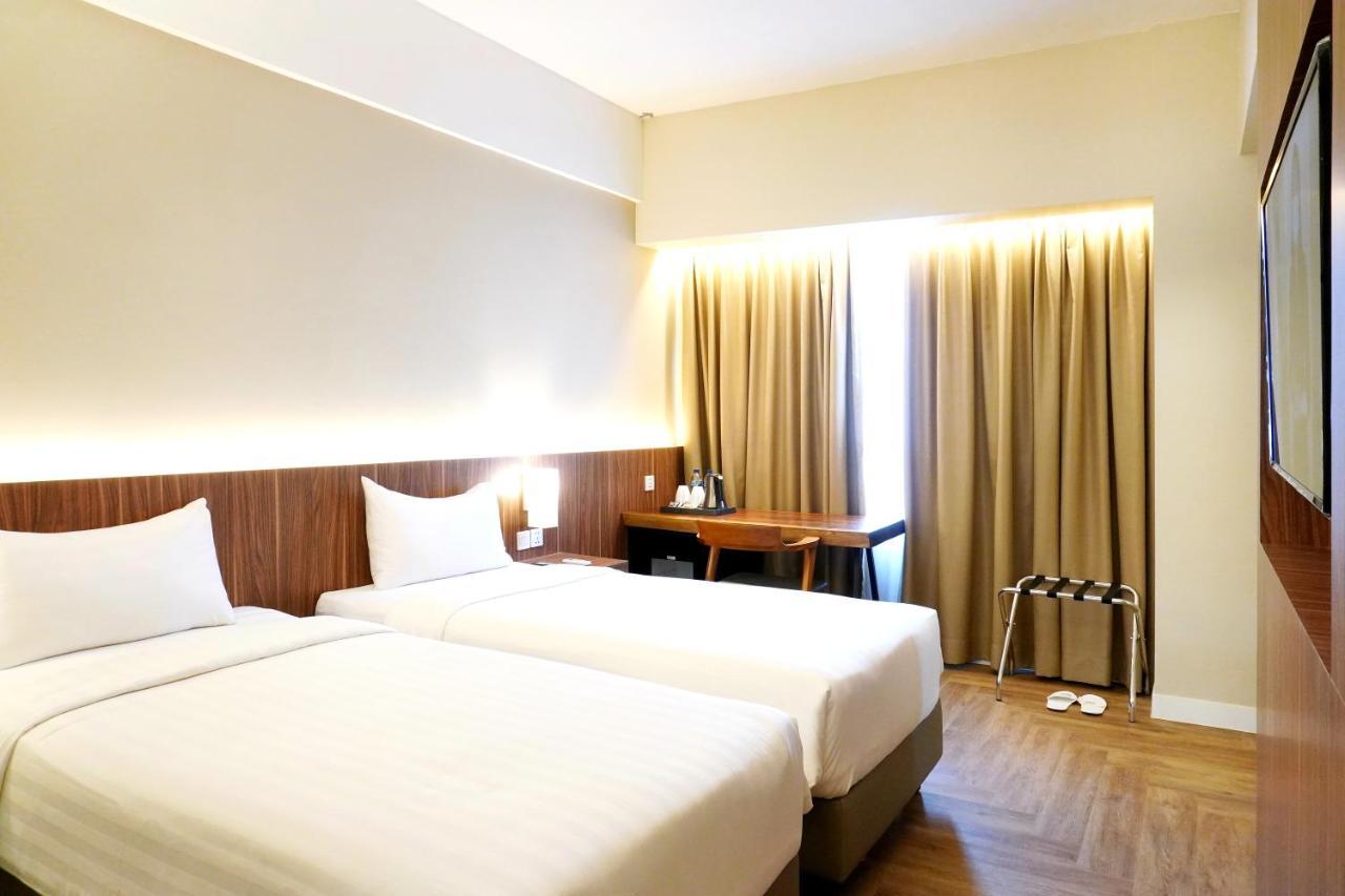 The Zhm Premiere Padang Hotel Luaran gambar