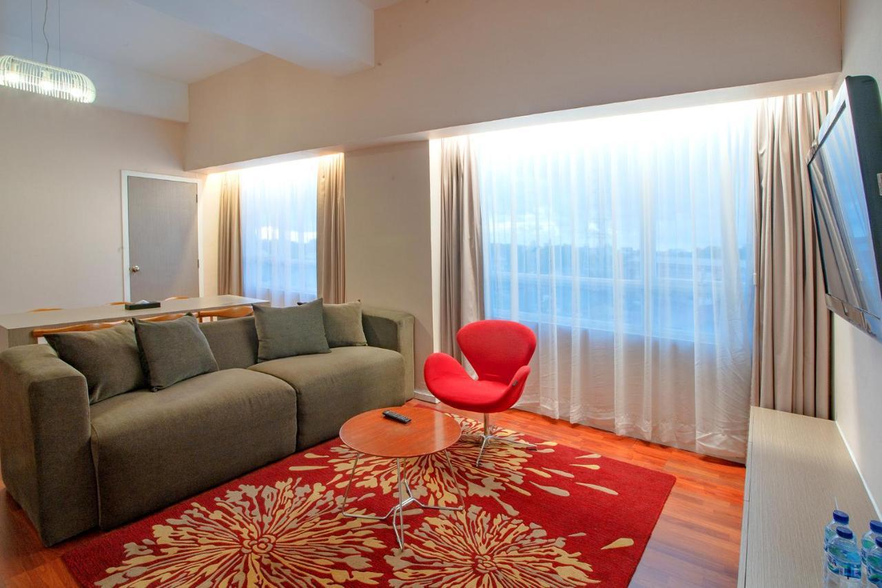 The Zhm Premiere Padang Hotel Luaran gambar