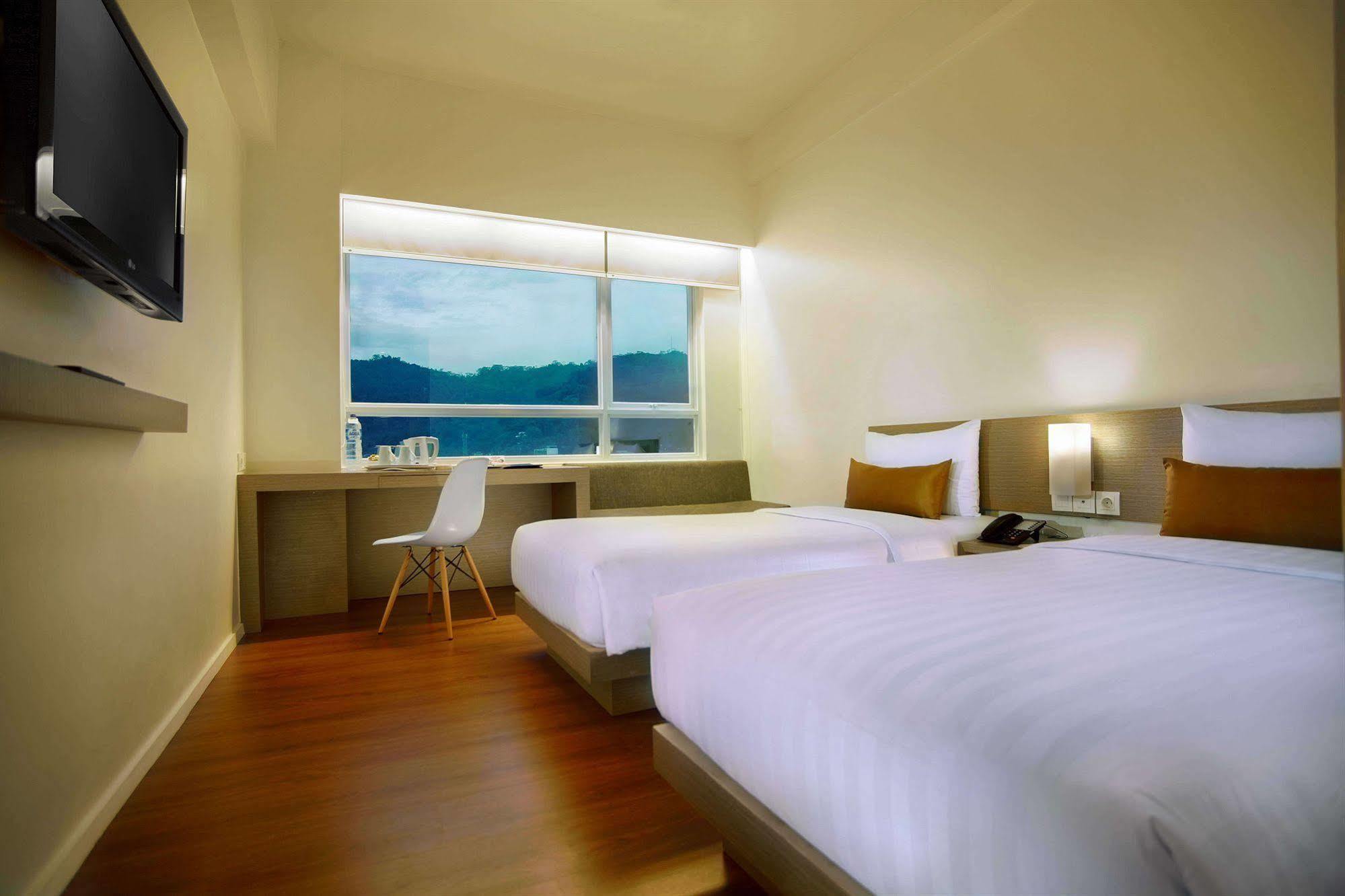 The Zhm Premiere Padang Hotel Luaran gambar